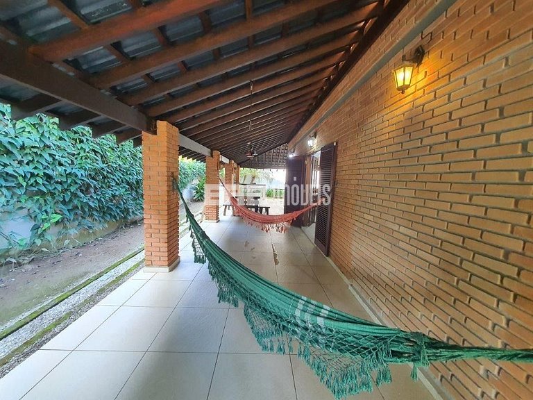 Locação de temporada bem pertinho da praia em Itamambuca, Ub