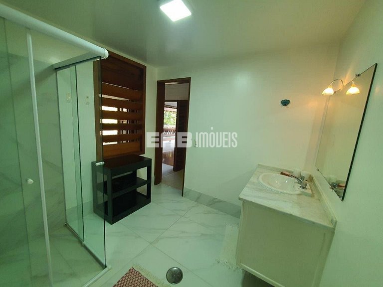 Locação de temporada bem pertinho da praia em Itamambuca, Ub