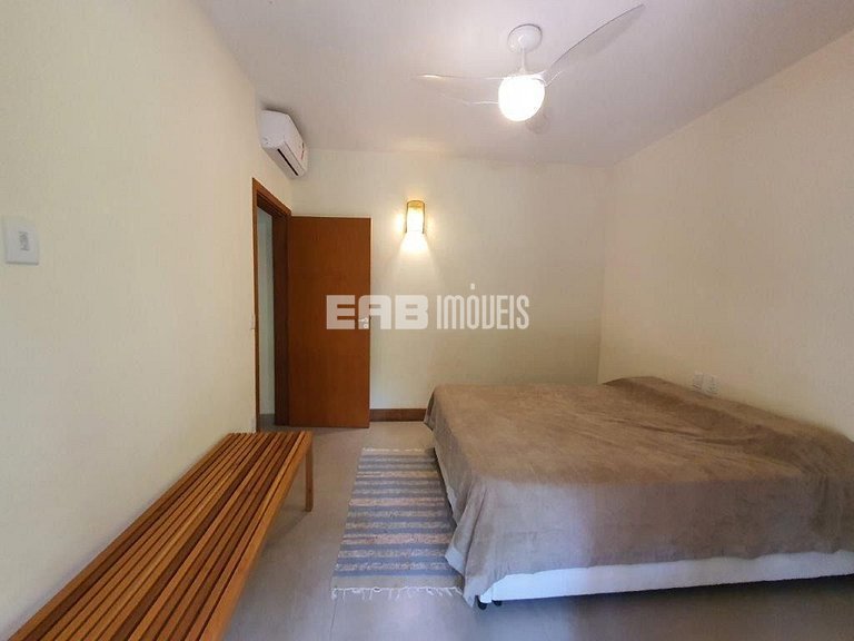 Casa com 4 quartos, a 160m da praia de Itamambuca