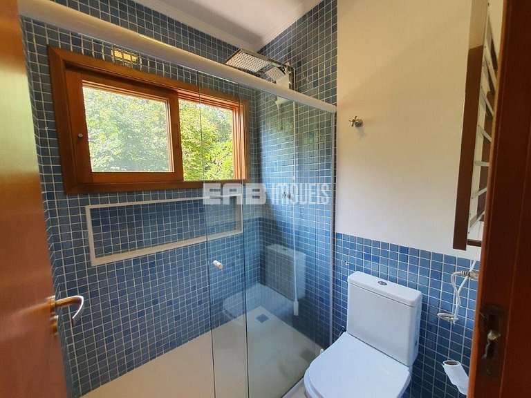 Casa com 4 quartos, a 160m da praia de Itamambuca