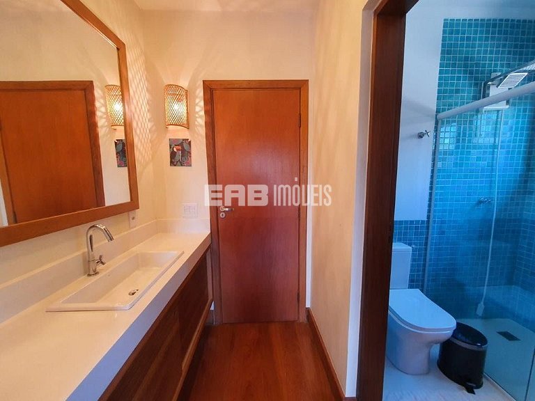 Casa com 4 quartos, a 160m da praia de Itamambuca