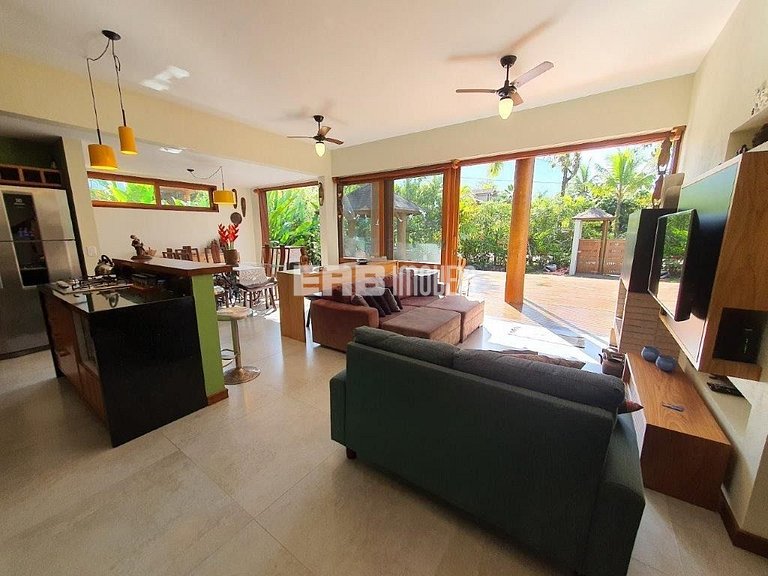 Moderna casa de temporada na praia de Itamambuca