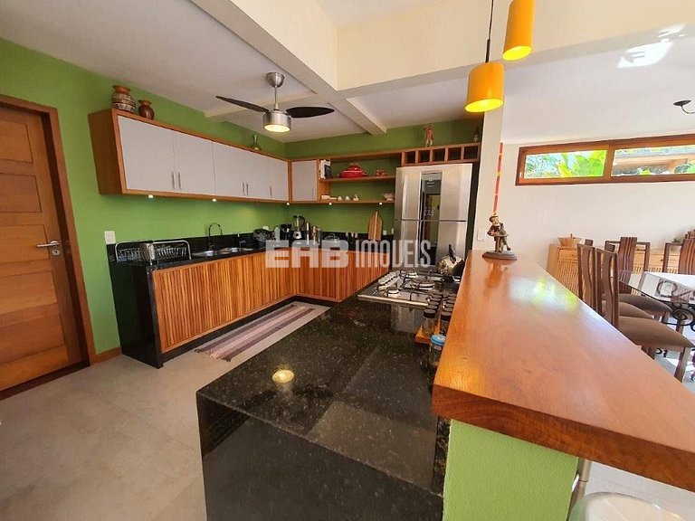 Moderna casa de temporada na praia de Itamambuca