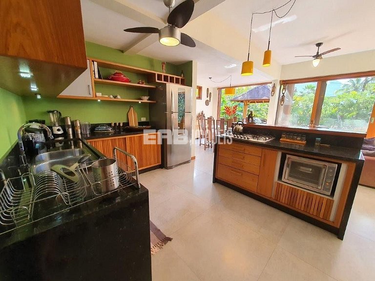 Moderna casa de temporada na praia de Itamambuca