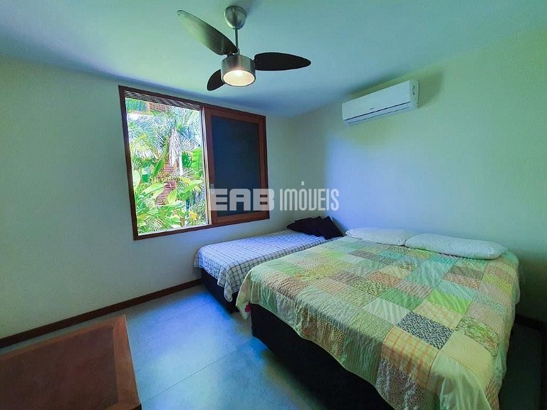 Moderna casa de temporada na praia de Itamambuca