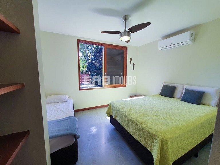 Moderna casa de temporada na praia de Itamambuca