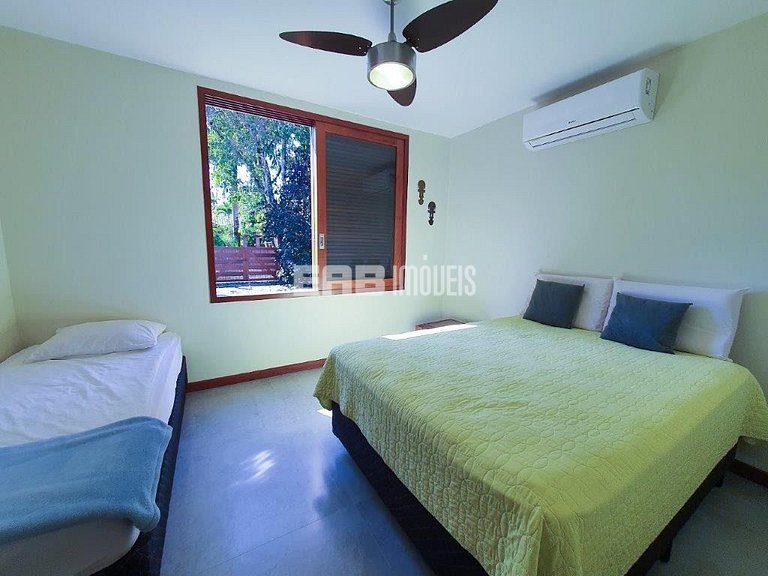 Moderna casa de temporada na praia de Itamambuca