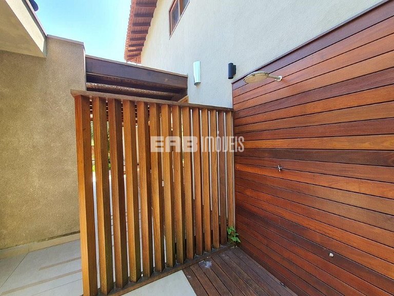 Casa com 4 quartos, a 160m da praia de Itamambuca