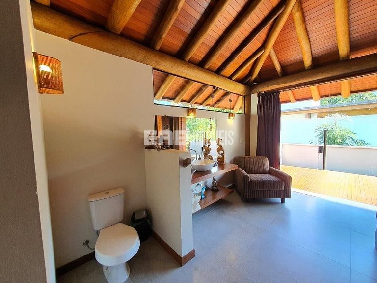 Moderna casa de temporada na praia de Itamambuca