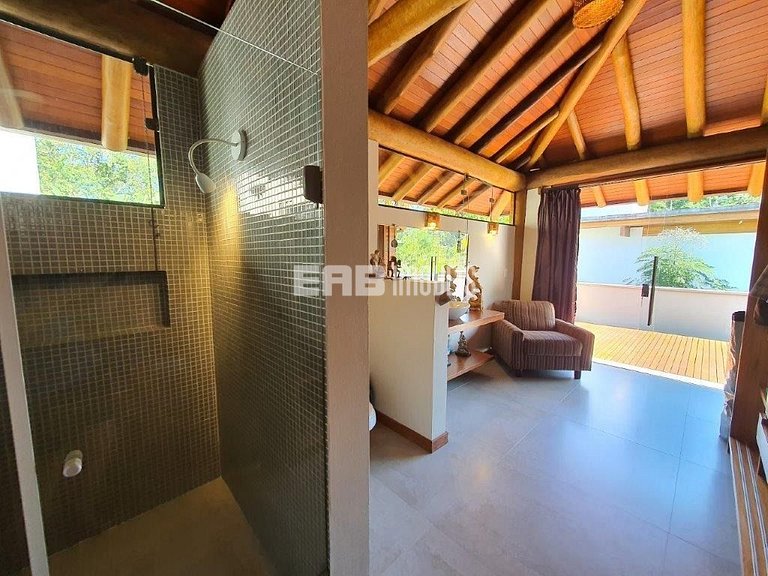 Moderna casa de temporada na praia de Itamambuca