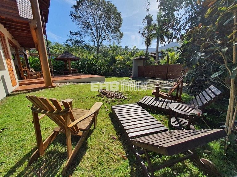 Moderna casa de temporada na praia de Itamambuca