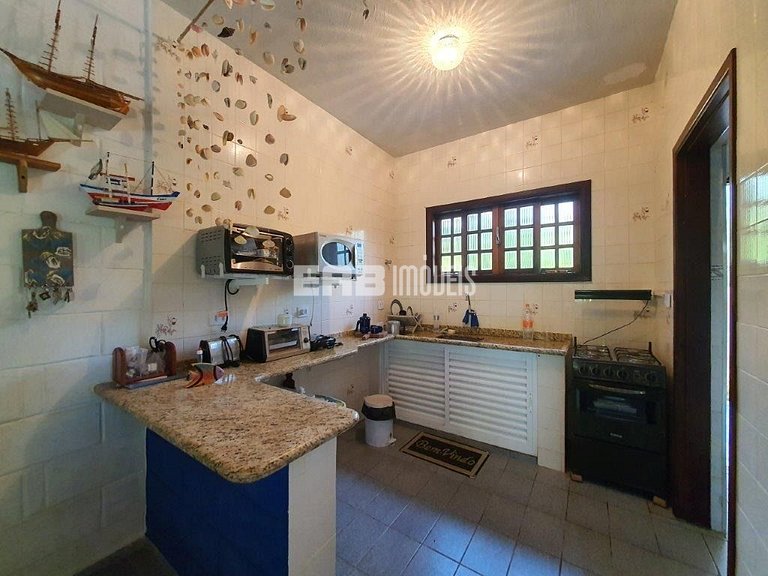 Casa em rua tranquila e arborizada na praia de Itamambuca