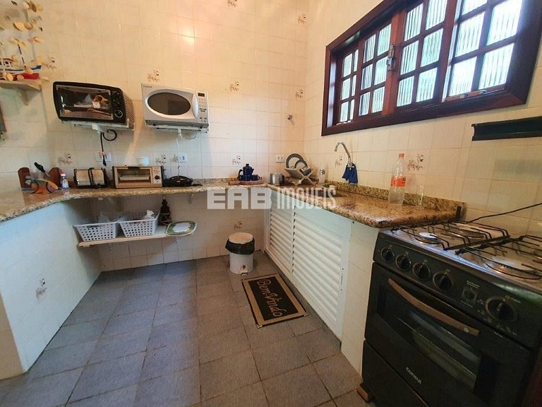 Casa em rua tranquila e arborizada na praia de Itamambuca