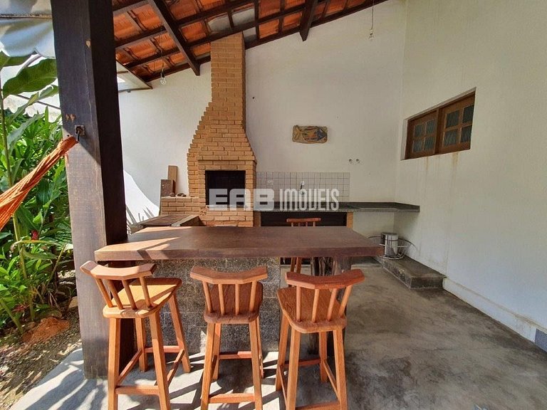 Casa em rua tranquila e arborizada na praia de Itamambuca