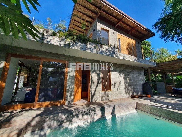 Moderna casa de praia, a poucos passos das areias de Itamamb