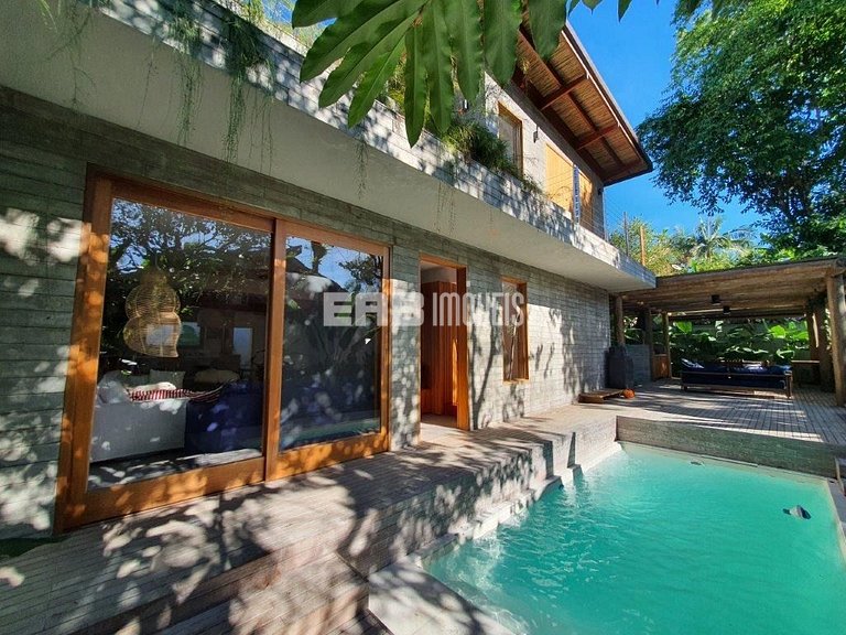 Moderna casa de praia, a poucos passos das areias de Itamamb