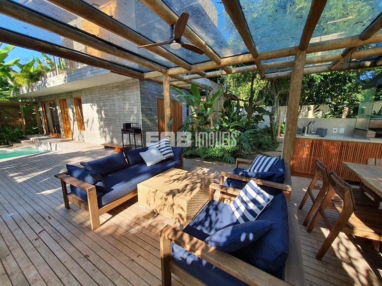 Moderna casa de praia, a poucos passos das areias de Itamamb