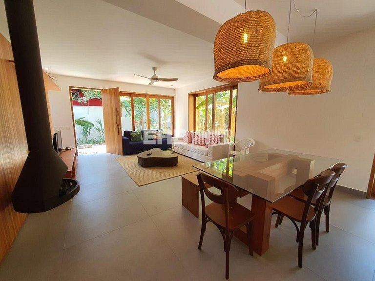 Moderna casa de praia, a poucos passos das areias de Itamamb