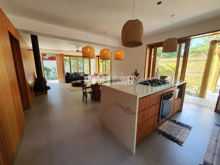 Moderna casa de praia, a poucos passos das areias de Itamamb