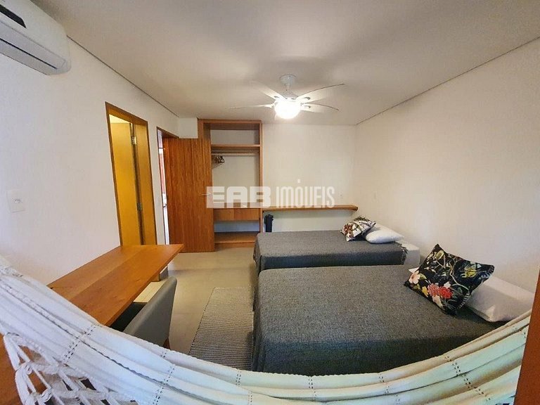 Moderna casa de praia, a poucos passos das areias de Itamamb