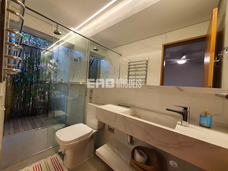 Moderna casa de praia, a poucos passos das areias de Itamamb