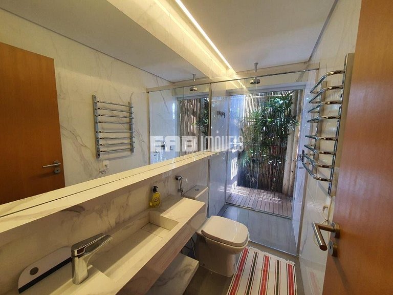 Moderna casa de praia, a poucos passos das areias de Itamamb