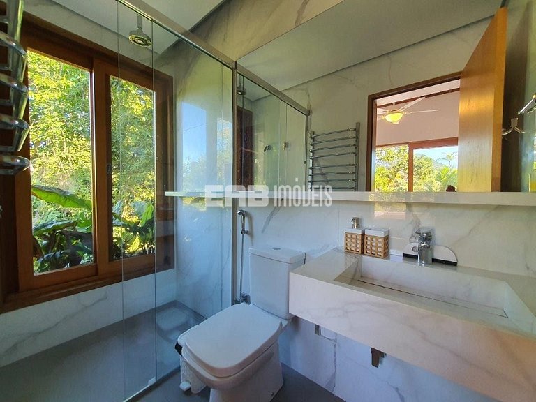 Moderna casa de praia, a poucos passos das areias de Itamamb