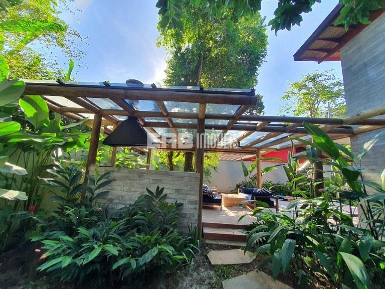 Moderna casa de praia, a poucos passos das areias de Itamamb