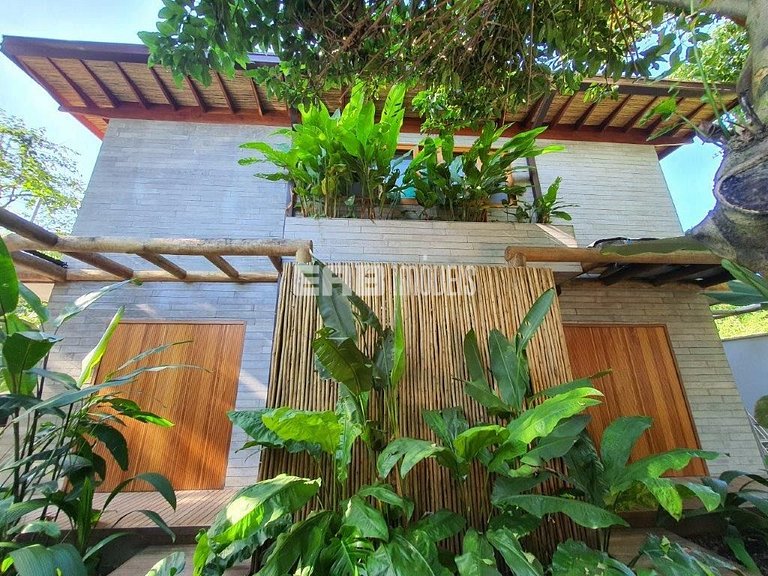 Moderna casa de praia, a poucos passos das areias de Itamamb