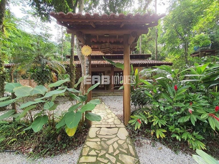 Casa com 3 dormitórios na praia de Itamambuca em Ubatuba
