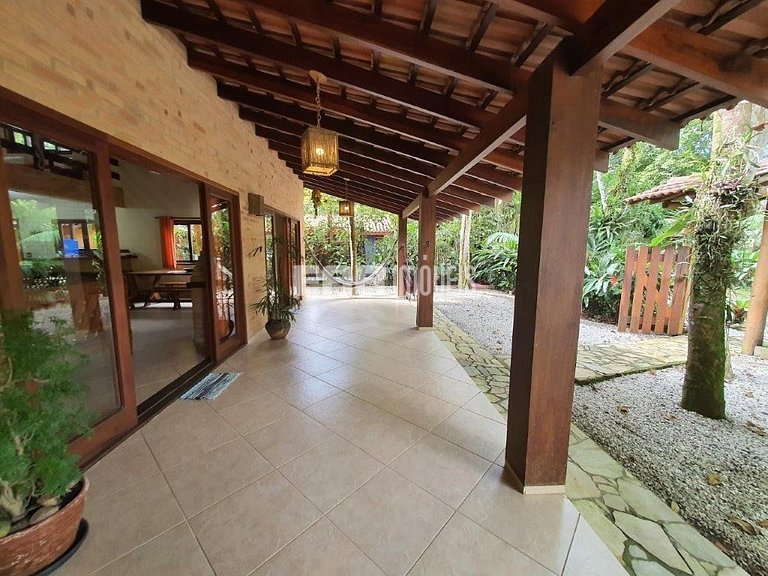 Casa com 3 dormitórios na praia de Itamambuca em Ubatuba