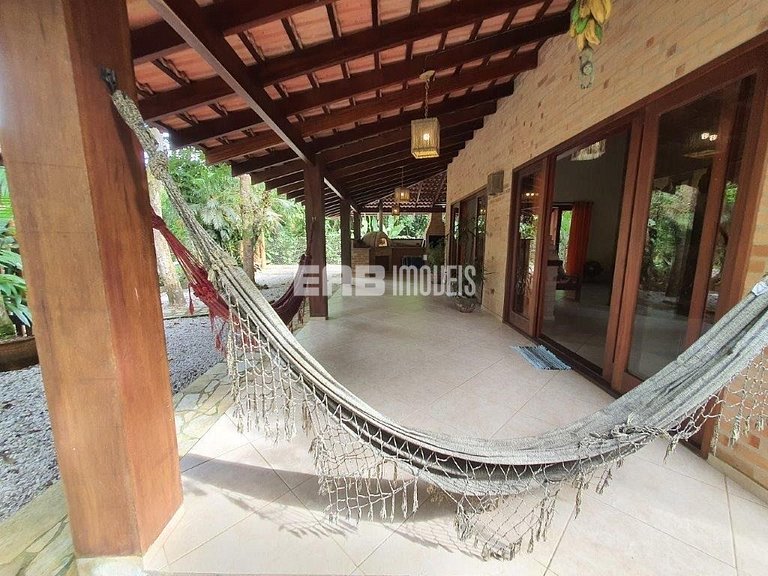 Casa com 3 dormitórios na praia de Itamambuca em Ubatuba