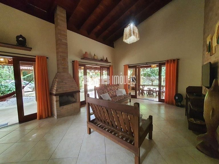 Casa com 3 dormitórios na praia de Itamambuca em Ubatuba
