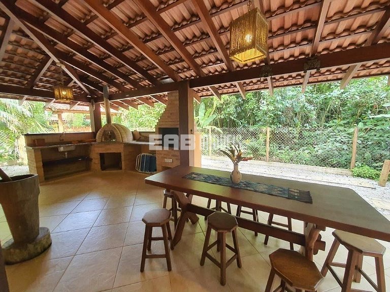 Casa com 3 dormitórios na praia de Itamambuca em Ubatuba