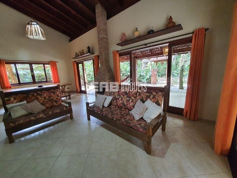 Casa com 3 dormitórios na praia de Itamambuca em Ubatuba