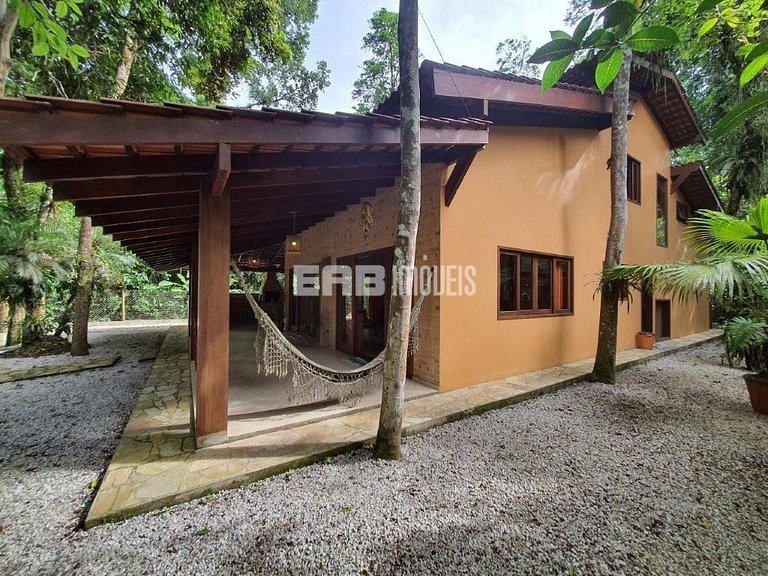 Casa com 3 dormitórios na praia de Itamambuca em Ubatuba