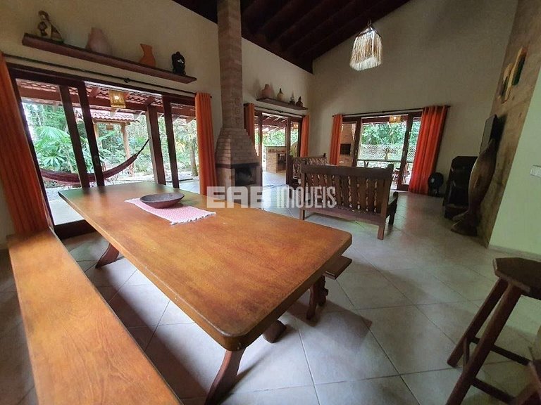 Casa com 3 dormitórios na praia de Itamambuca em Ubatuba