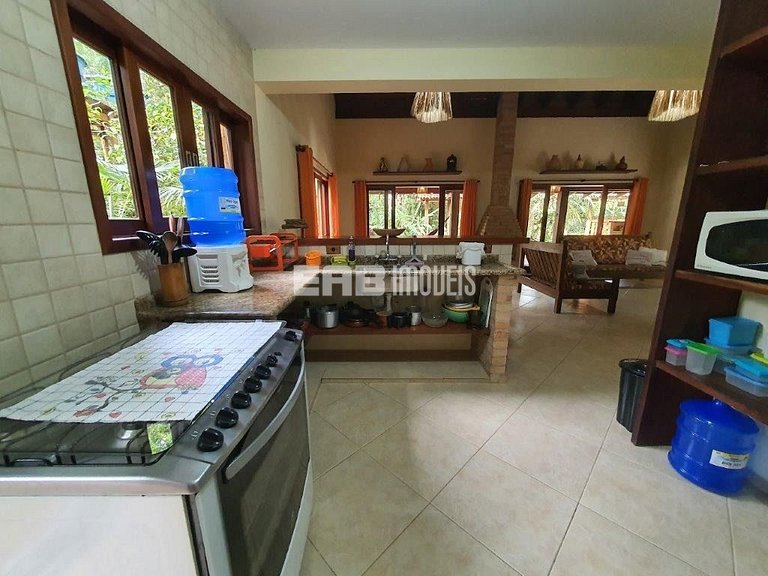 Casa com 3 dormitórios na praia de Itamambuca em Ubatuba
