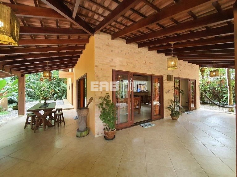 Casa com 3 dormitórios na praia de Itamambuca em Ubatuba