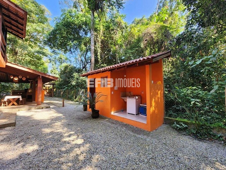 Casa com 3 dormitórios na praia de Itamambuca em Ubatuba