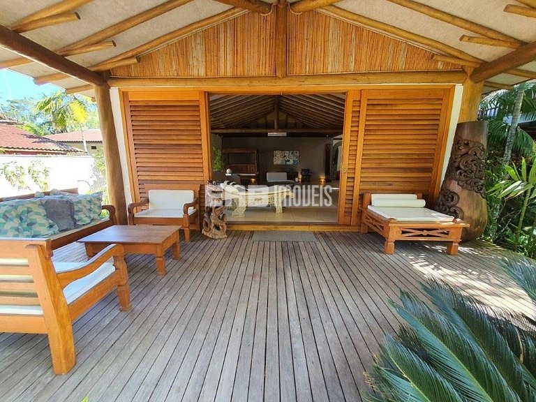 Belíssima casa com piscina e espaço gourmet na praia de Itam