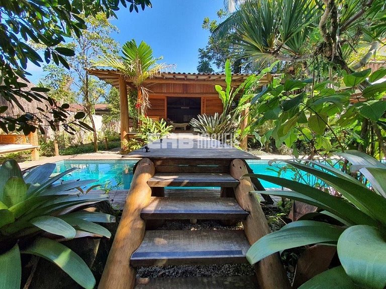 Belíssima casa com piscina e espaço gourmet na praia de Itam