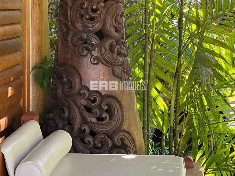 Belíssima casa com piscina e espaço gourmet na praia de Itam