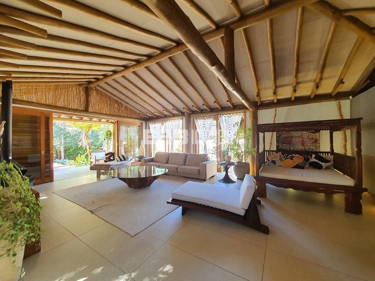 Belíssima casa com piscina e espaço gourmet na praia de Itam