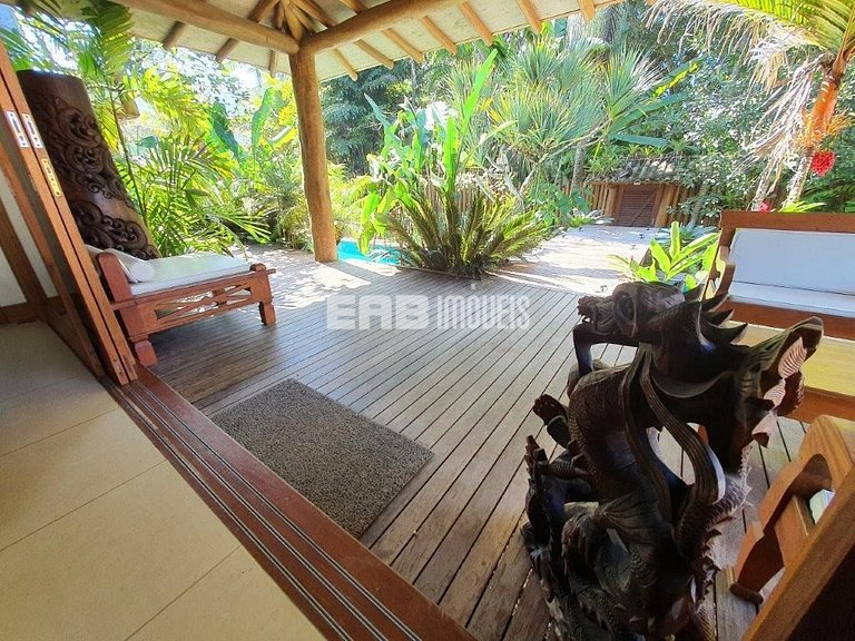Belíssima casa com piscina e espaço gourmet na praia de Itam