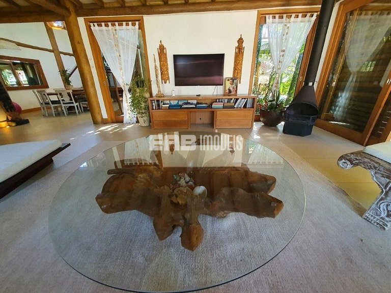 Belíssima casa com piscina e espaço gourmet na praia de Itam