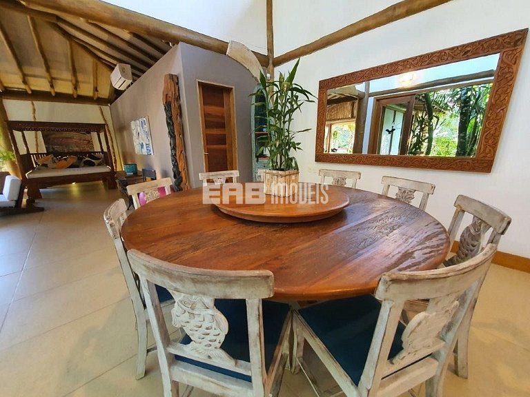 Belíssima casa com piscina e espaço gourmet na praia de Itam