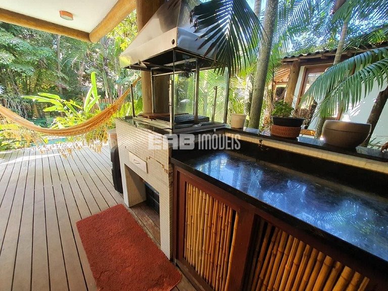 Belíssima casa com piscina e espaço gourmet na praia de Itam