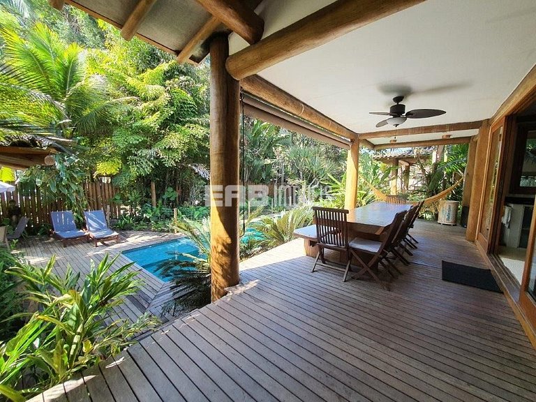 Belíssima casa com piscina e espaço gourmet na praia de Itam