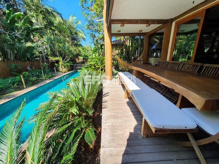 Belíssima casa com piscina e espaço gourmet na praia de Itam